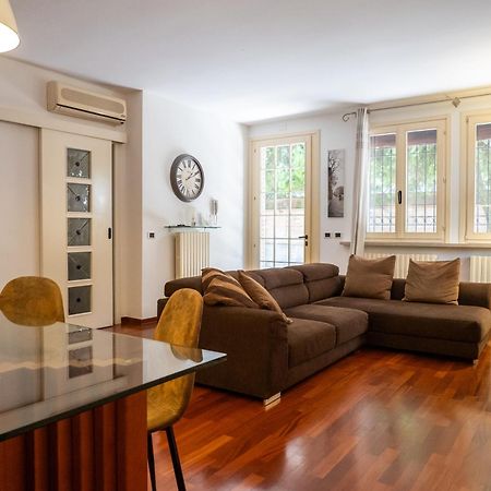 フェラーラCasa Matilde Piano Terra 100Mq Con Parking E Piscinaアパートメント エクステリア 写真