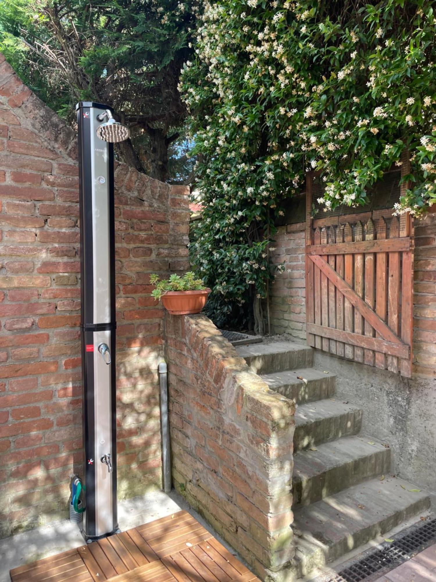 フェラーラCasa Matilde Piano Terra 100Mq Con Parking E Piscinaアパートメント エクステリア 写真